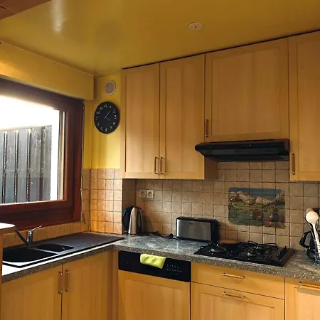 T2 Au Coeur De Avec Balcon, Proche Commerces Et Ski-bus - Fr-1-624-44 * Samoens