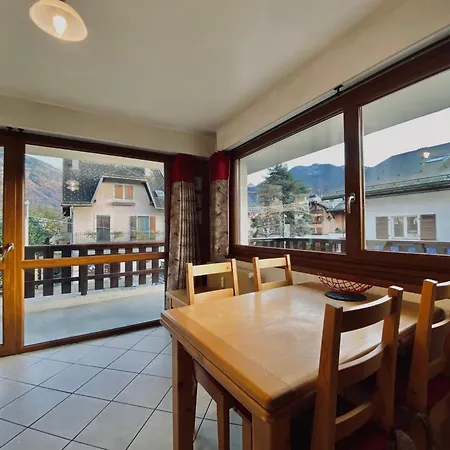 T2 Au Coeur De Avec Balcon, Proche Commerces Et Ski-bus - Fr-1-624-44 *